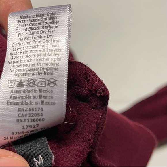 Urban Outfitters Acid Rock Woman’s Burgundy Crewneck Sweater Size S/M - Picture 9 of 13